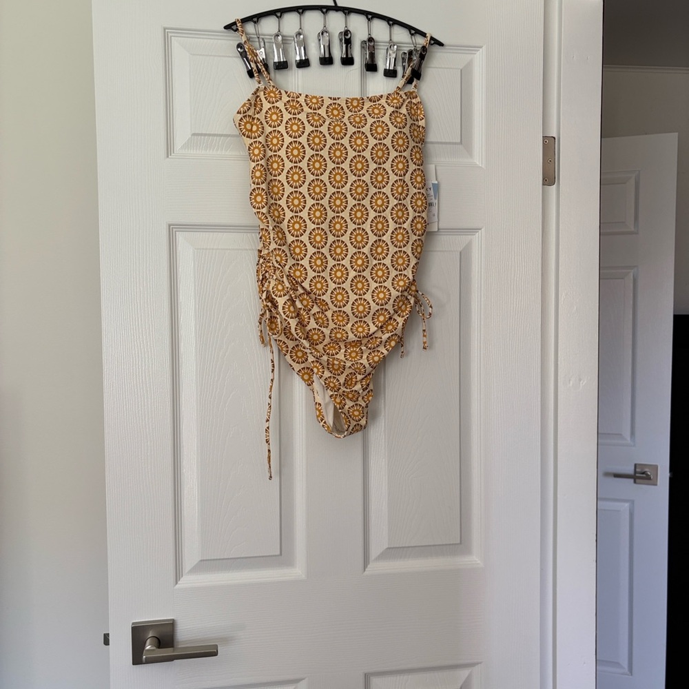 NWT Roxy Cream and Mustard Floral Medallion One-Piece Swimsuit